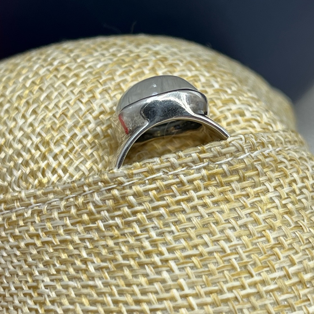 Vintage Sterling Silver Rainbow Moonstone Ring – Size 5 – Bold Artisan Design - Picture 16 of 17